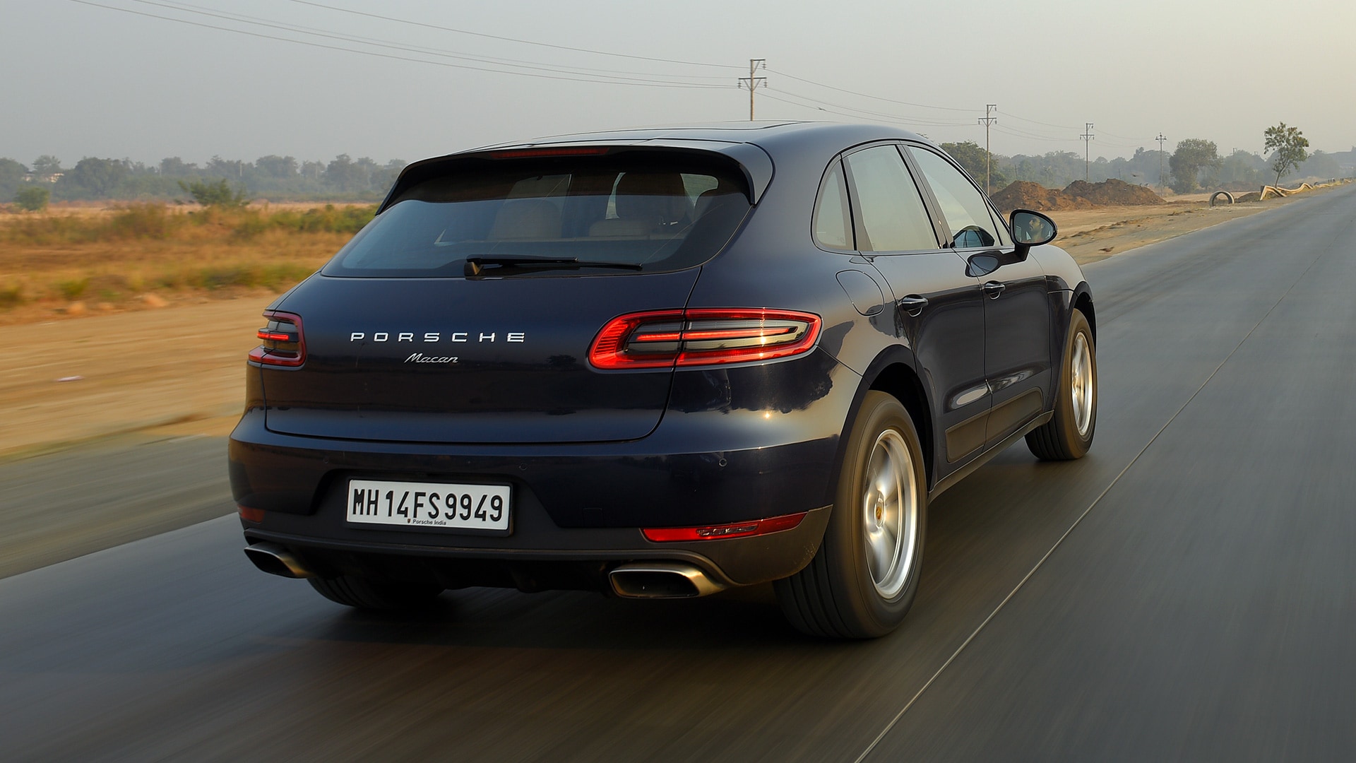 Porsche Macan 2016 R4 Exterior